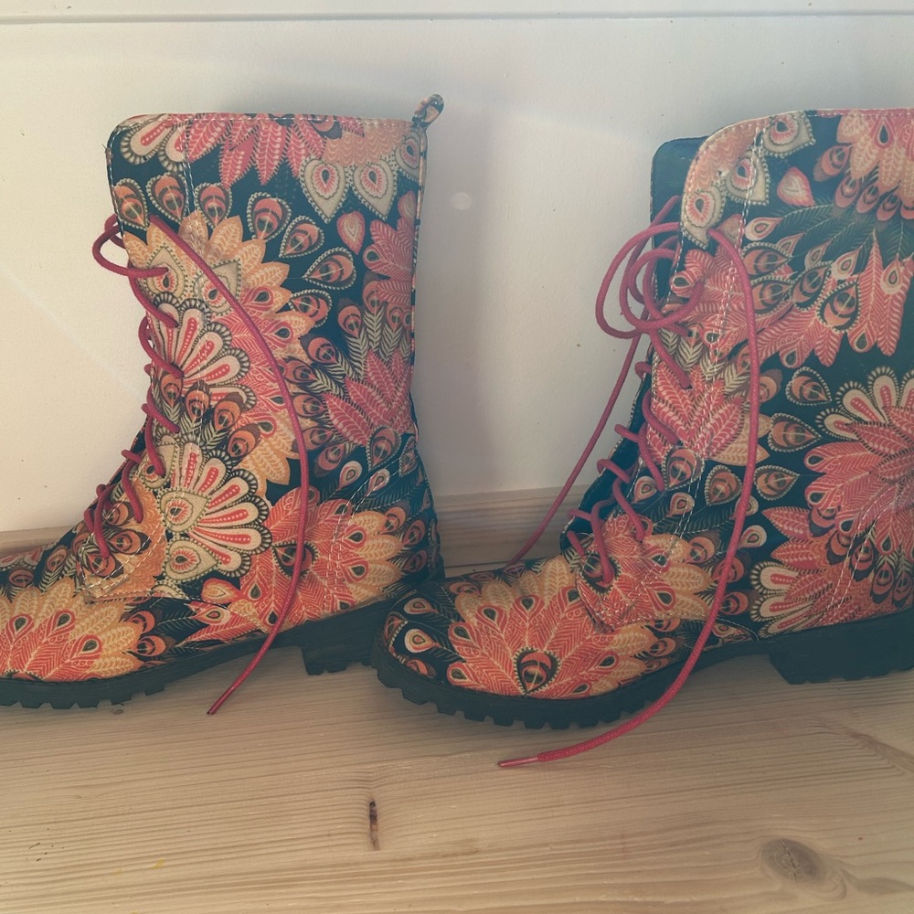 Floral Lace-Up Boots